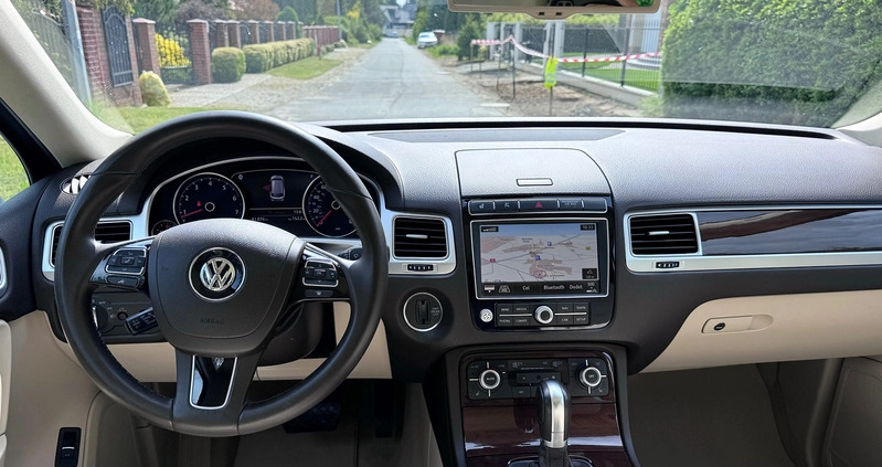 Volkswagen Touareg cena 94900 przebieg: 81800, rok produkcji 2015 z Wrocław małe 781